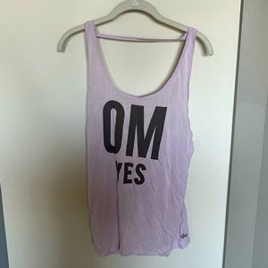 Flowy lilac Alo Yoga top